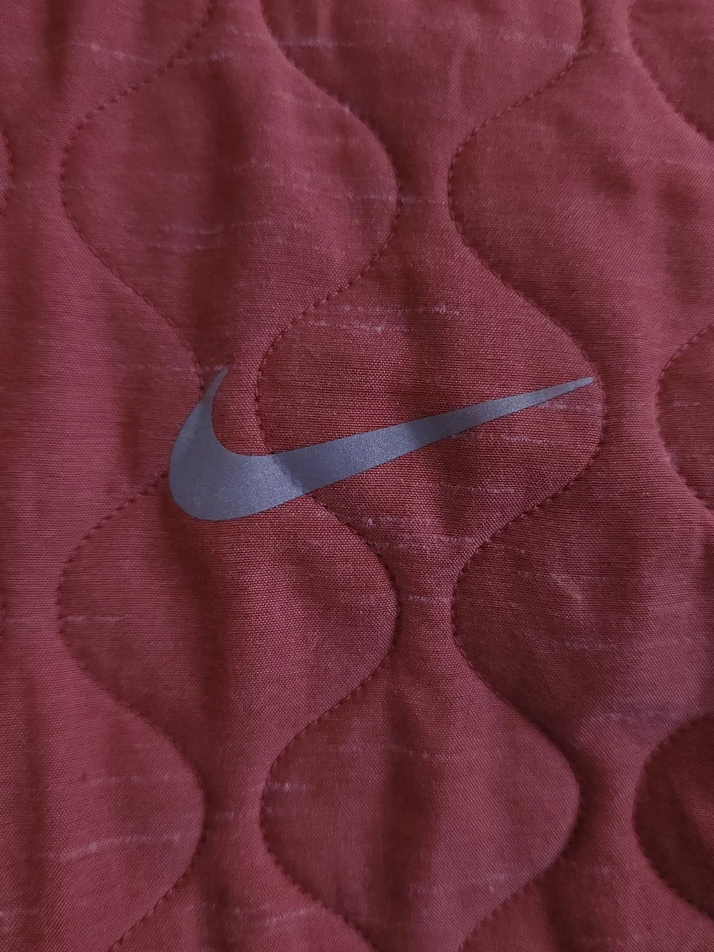 Nike AeroLayer Running Vest Women's Medium Quilted Insulated Berry Pink Full Zip